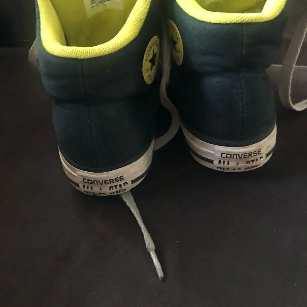 Boys all-star converse sneakers size 1 black and yellow.